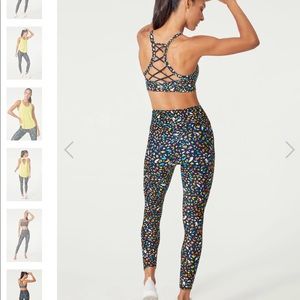 Cute Ellie Print leggings NWT